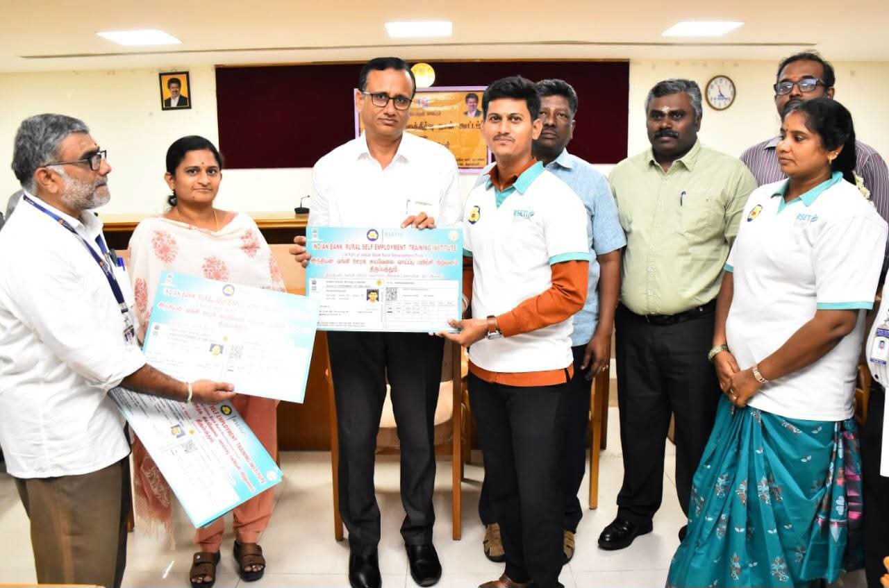 தனியார் வேலைவாய்ப்பு முகாம் குறித்து விழிப்புணர்வு வாகனம் மாவட்ட ஆட்சியர் துவக்கி வைத்தார்