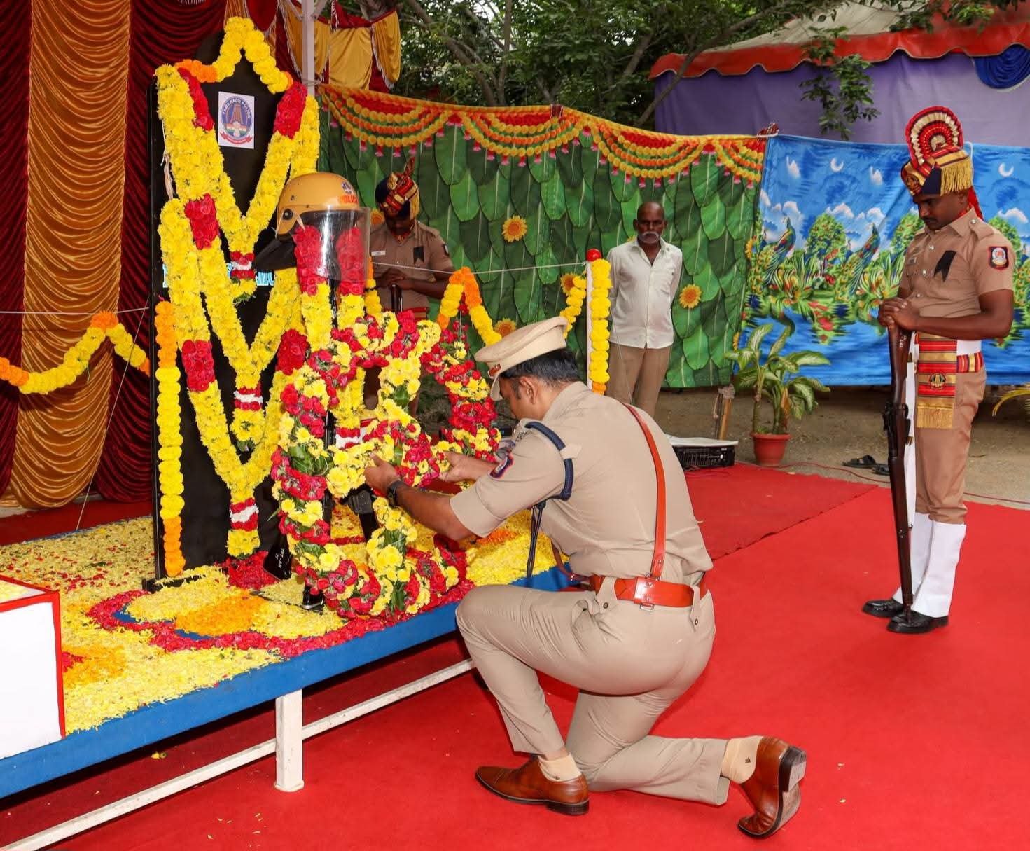 திருப்பத்தூரில் காவலர் வீரவணக்க நாள் அனுசரிப்பு – 63 துப்பாக்கிக் குண்டுகள் முழங்க வீரமரணம் அடைந்த காவலர்களுக்கு மரியாதை!