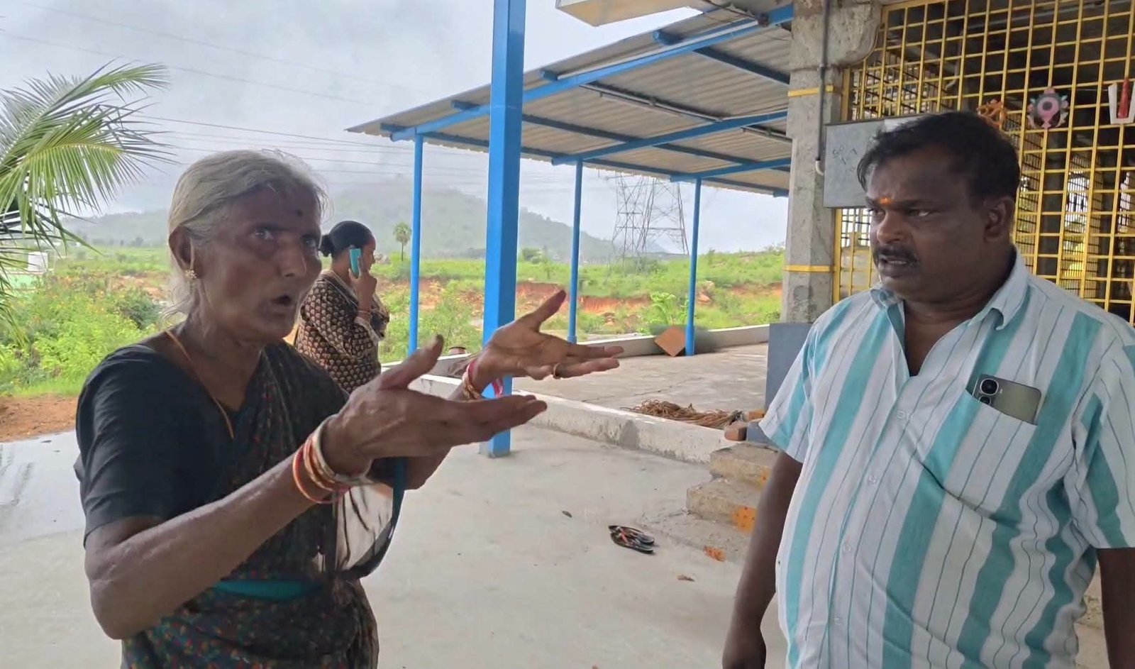 நாட்றம்பள்ளி அருகே மூதாட்டியிடம் 2 சவரன் தங்க நகை பறிப்பு! படுகாயமடைந்த மூதாட்டி அரசு மருத்துவமனையில் அனுமதி!